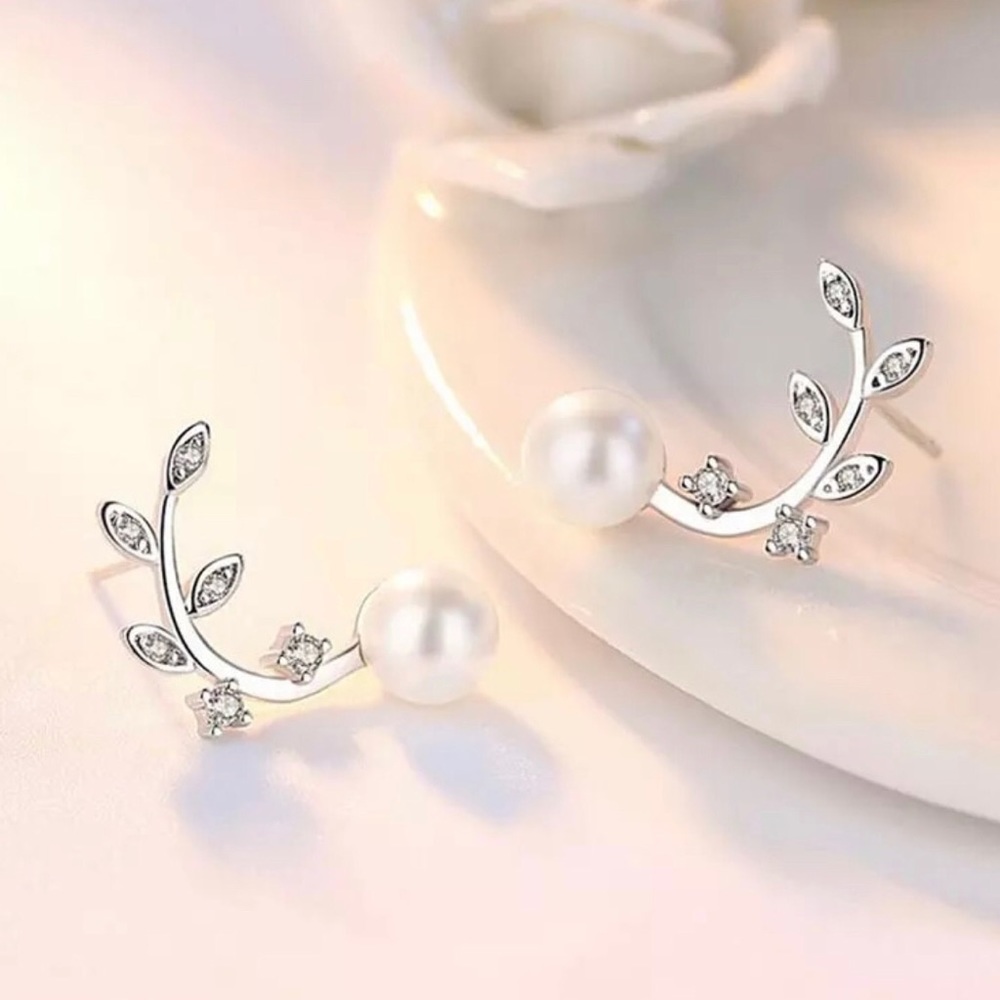 925 Sterling Silver CZ Pearl & Leaves Studs